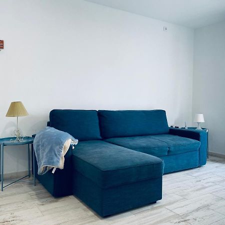 Clb F. Rubio Apartment Sevilla Bagian luar foto