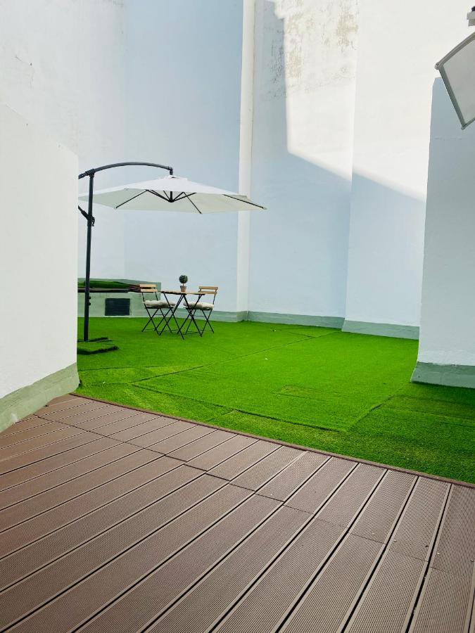 Clb F. Rubio Apartment Sevilla Bagian luar foto