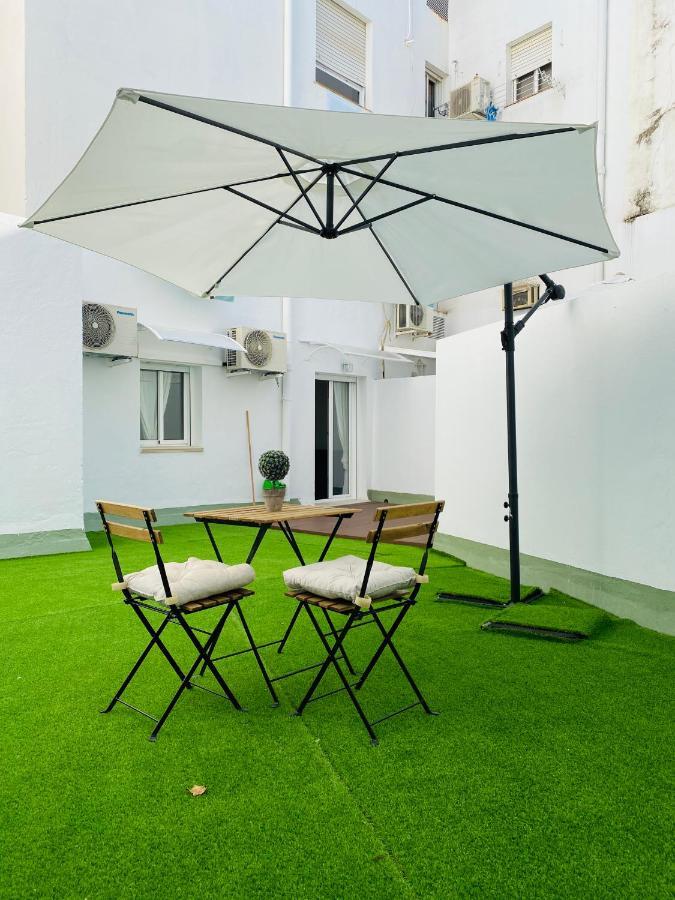 Clb F. Rubio Apartment Sevilla Bagian luar foto