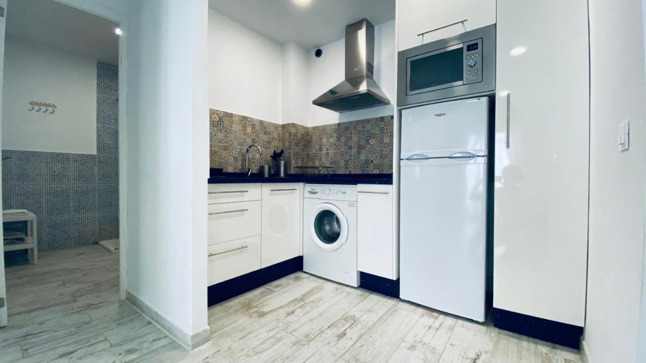 Clb F. Rubio Apartment Sevilla Bagian luar foto